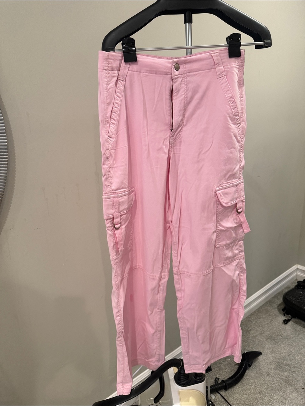 American Eagle Outfitters Light Pink Cargo Joggers